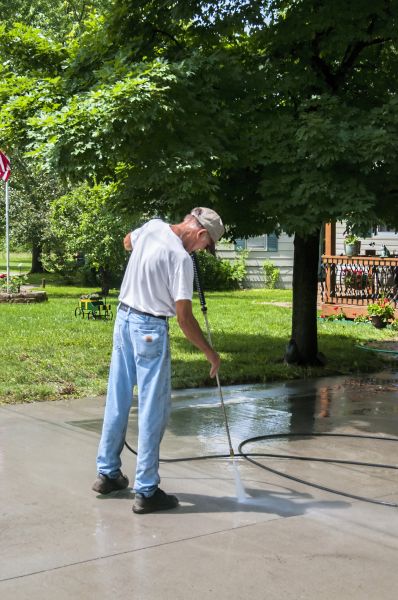 Cost of Driveway Concrete Cleaning in West Lafayette